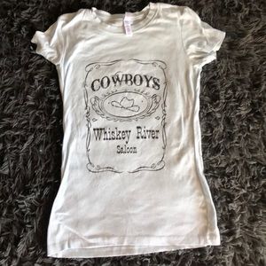 NWOT women’s shirt❤️